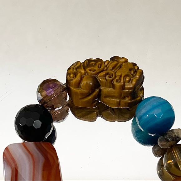 Handmade Pi Xiu Natural Gemstones Mixed Beads Crystal 8-inch Lucky Bracelet - Picture 10 of 16